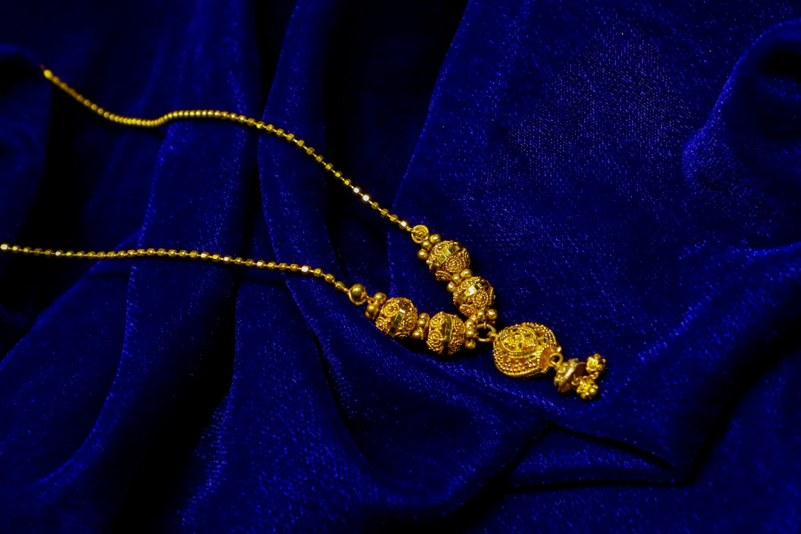 Goldschmuck wird gereinigt