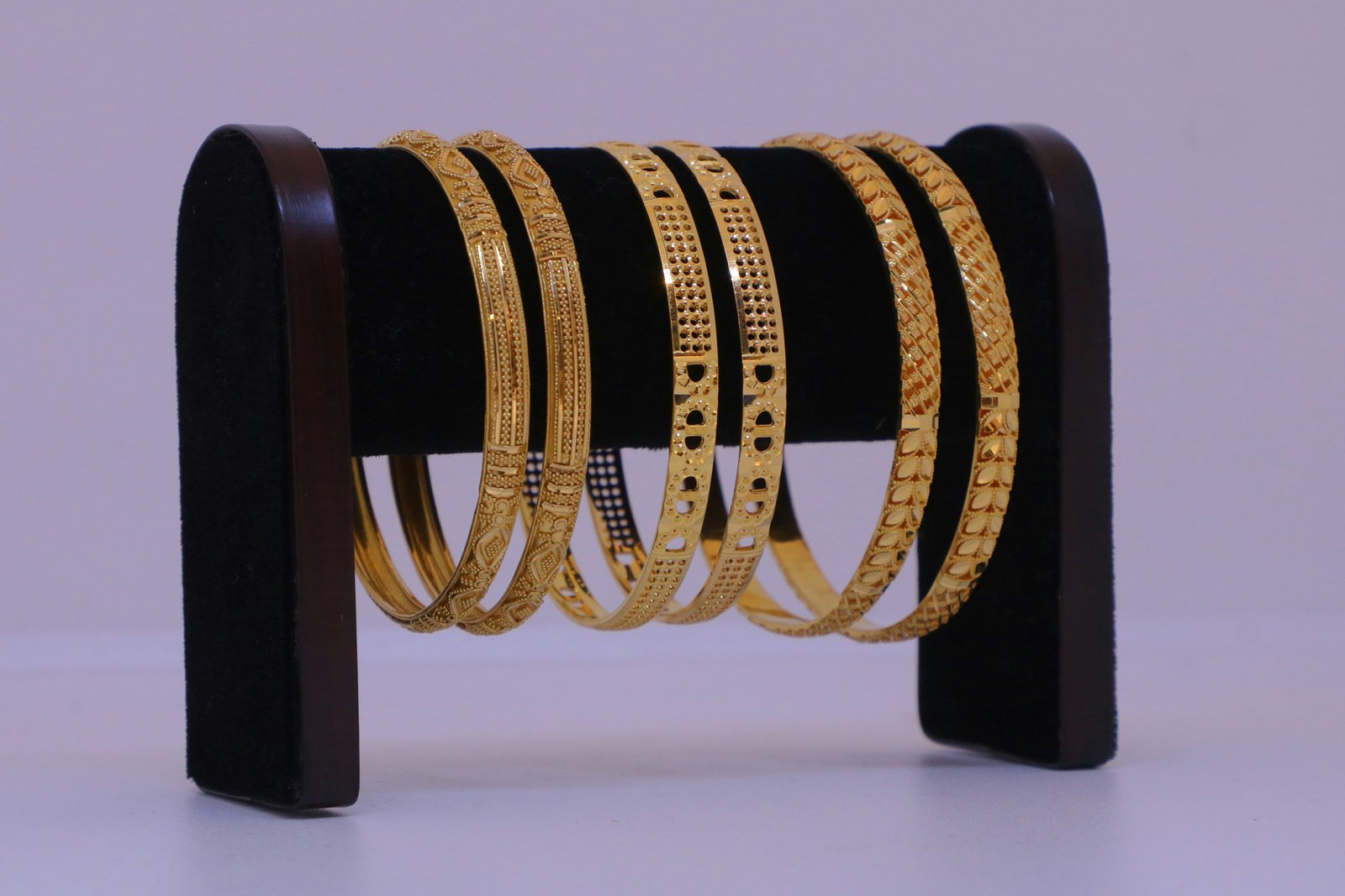 Goldschmuck mit dunklen Verfärbungen