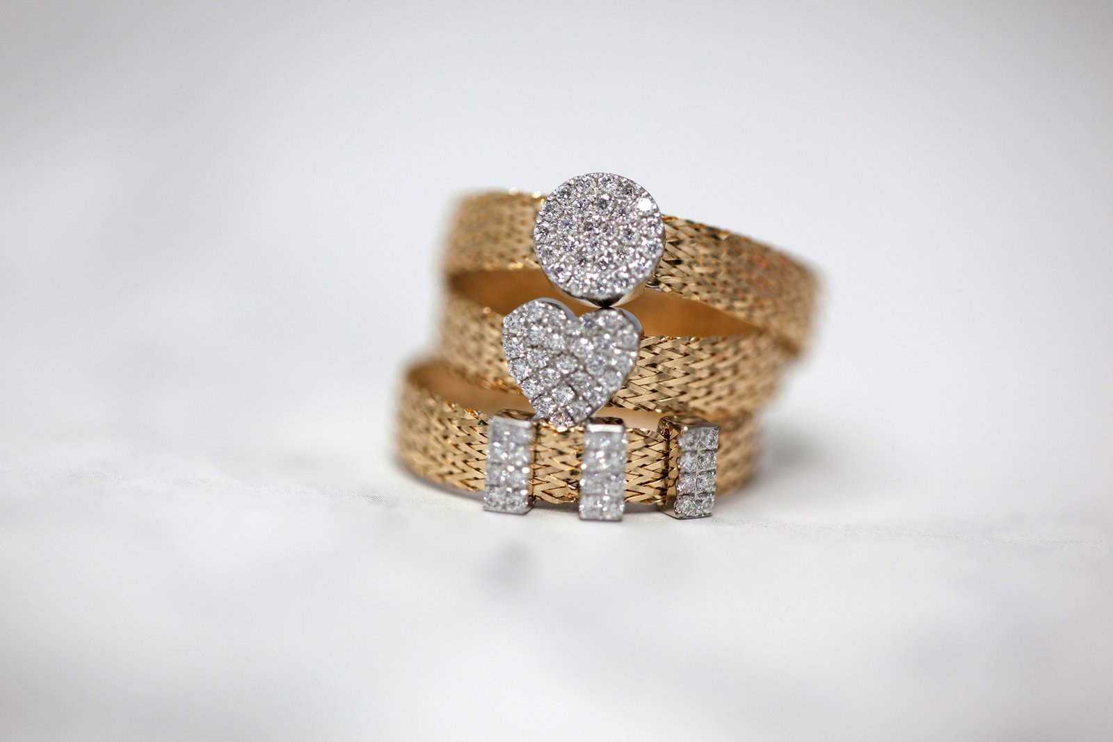 Goldschmuck wird zuhause gereinigt